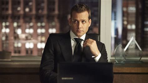 Harvey specter - Episode Recap from Season 6, Episode 3, "Back on the Map": Mike tries to stay safe without violating Danbury’s unwritten rules. Jessica and Harvey try to lan...